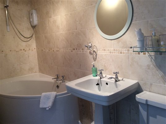 En Suite - Room 2 En Suite - Room 2